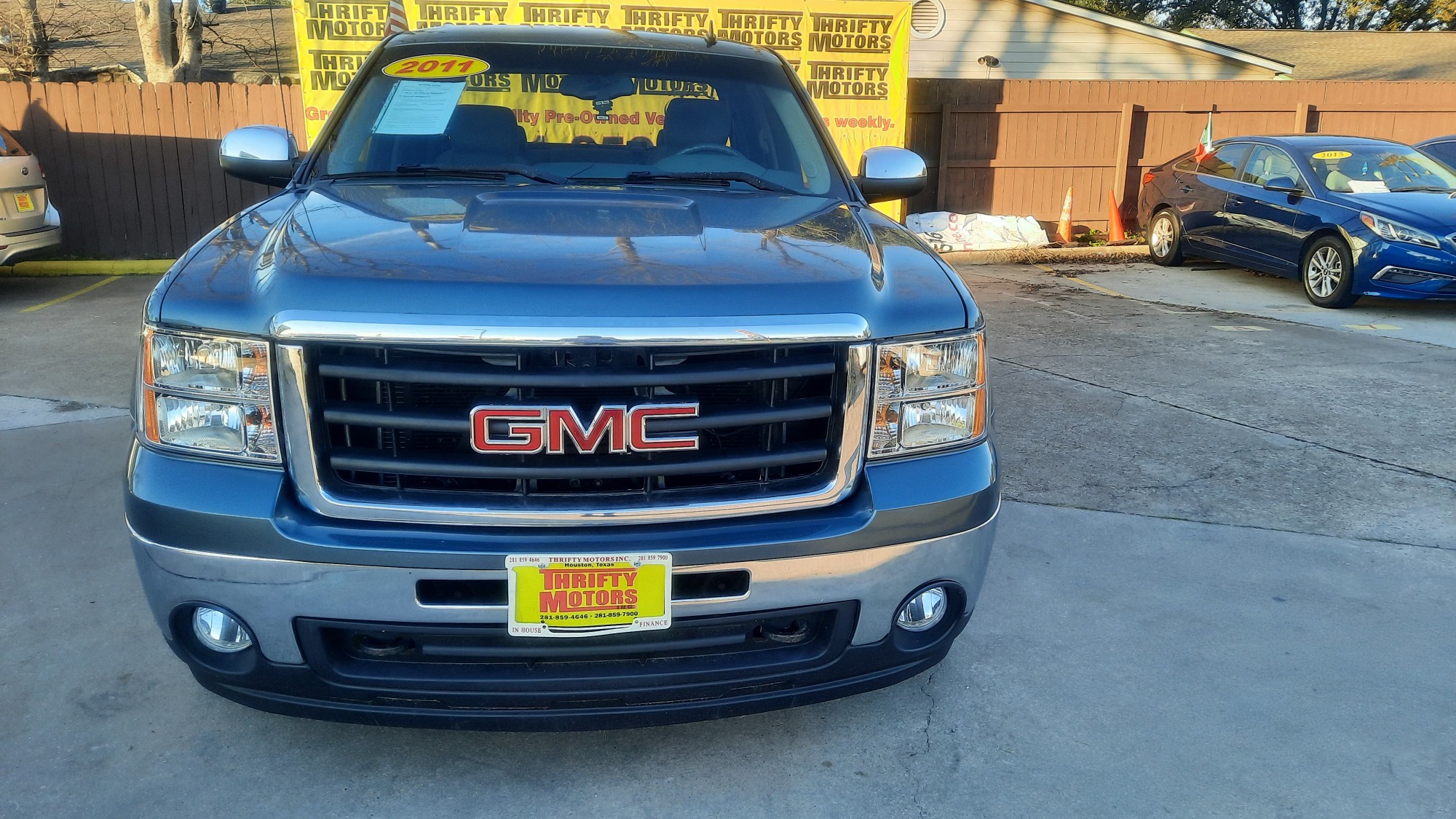 photo of 2011 GMC Sierra 1500 SLE Crew Cab 2WD